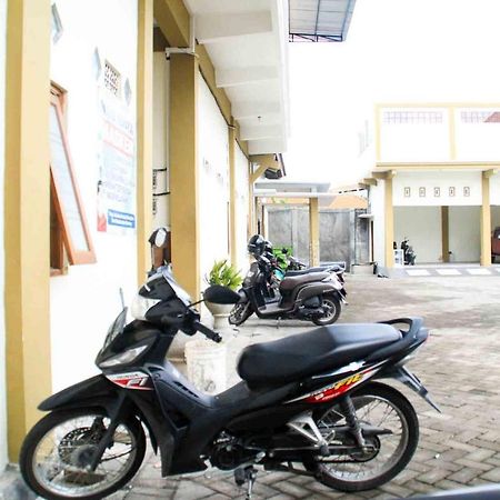 Puri Karomah Syariah Redpartner Hotel Lamongan Luaran gambar