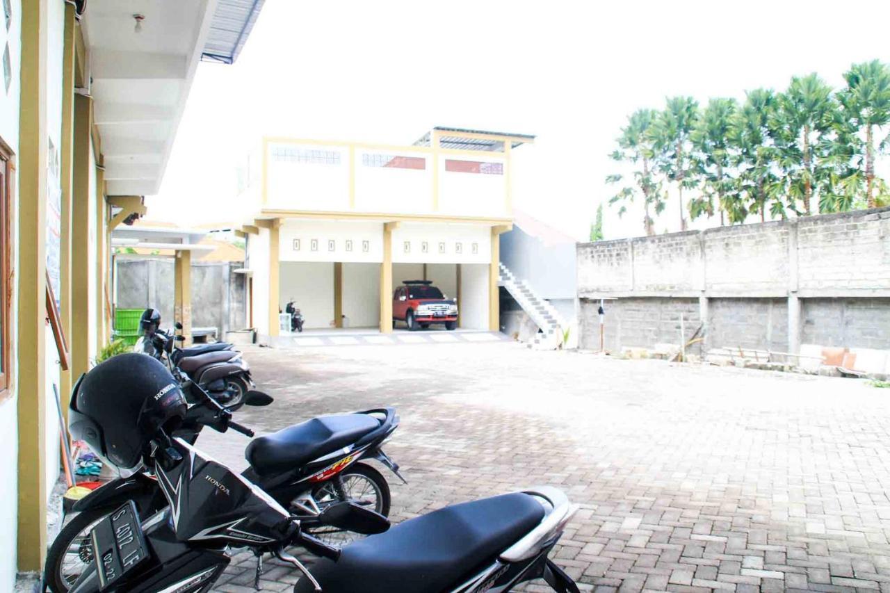 Puri Karomah Syariah Redpartner Hotel Lamongan Luaran gambar