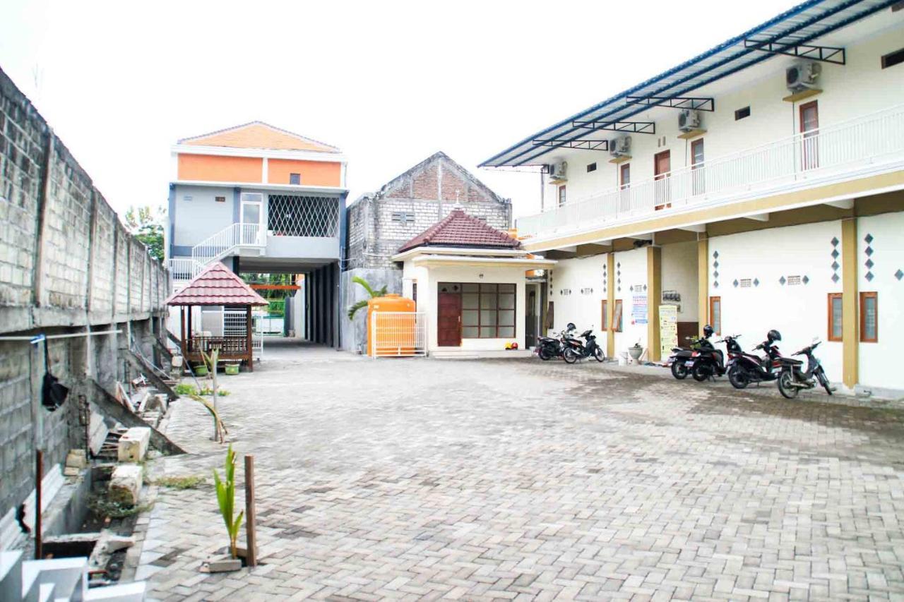 Puri Karomah Syariah Redpartner Hotel Lamongan Luaran gambar